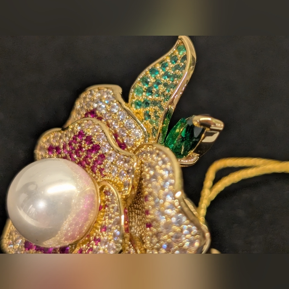 EYECANDY Gold Floral Pearl Ring with Pink and Green Crystals NWT - Picture 9 of 15